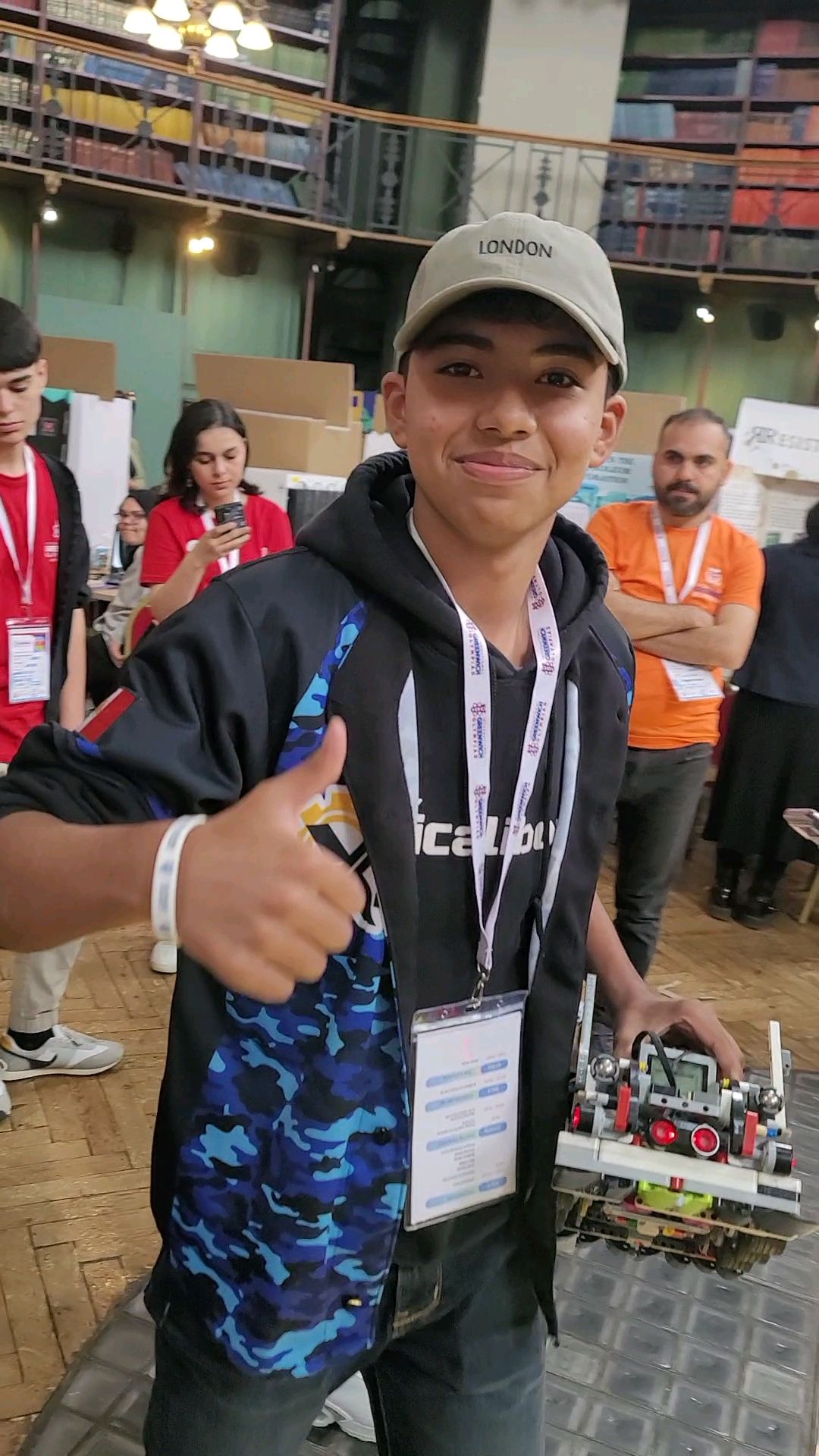 Xicalibots desde Londres en el International Greenwich Olympiad