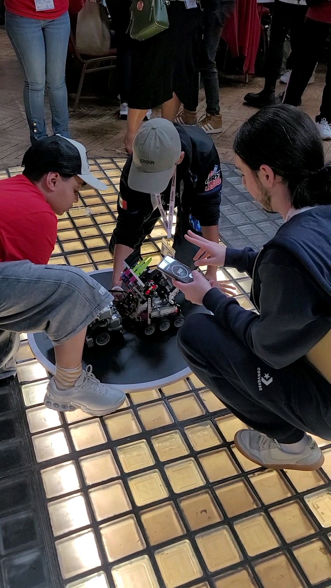 Xicalibots desde Londres en el International Greenwich Olympiad