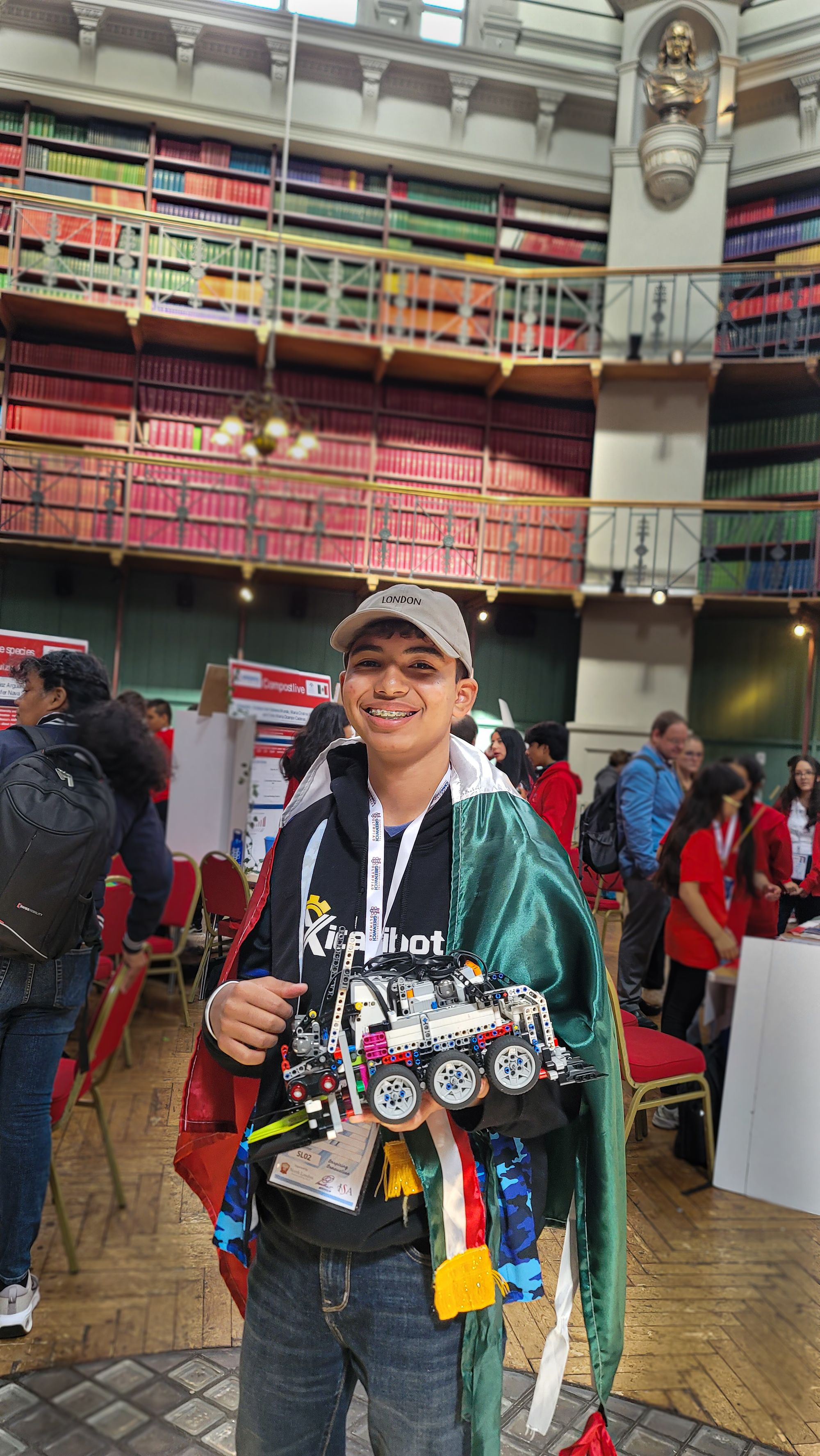 Xicalibots desde Londres en el International Greenwich Olympiad