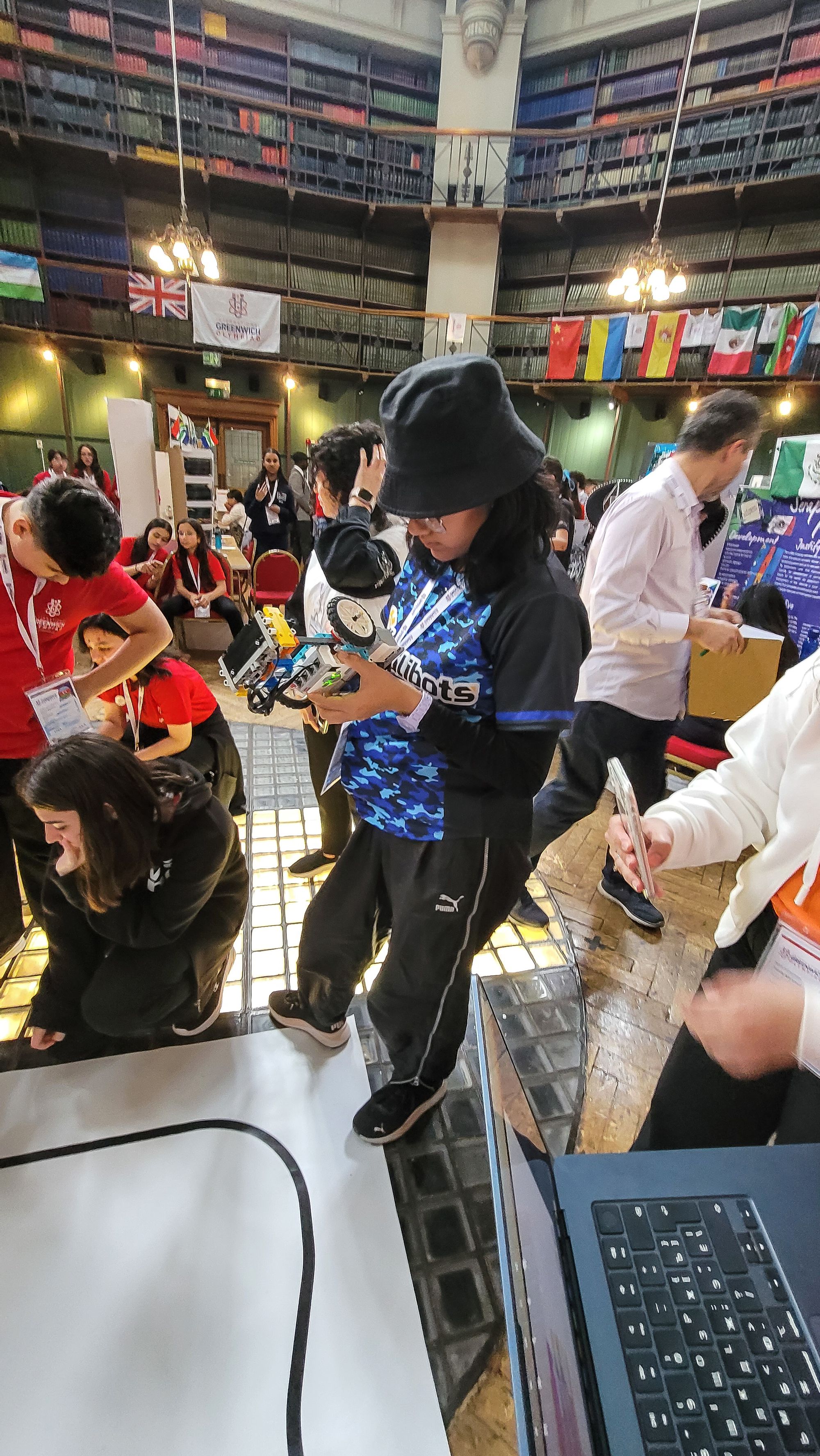 Xicalibots desde Londres en el International Greenwich Olympiad