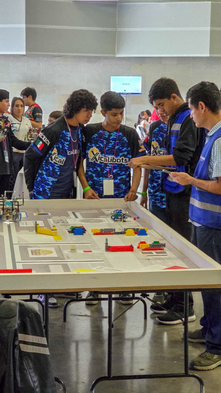 Xicalibots rompen el nacional del World Robotics Olympiad