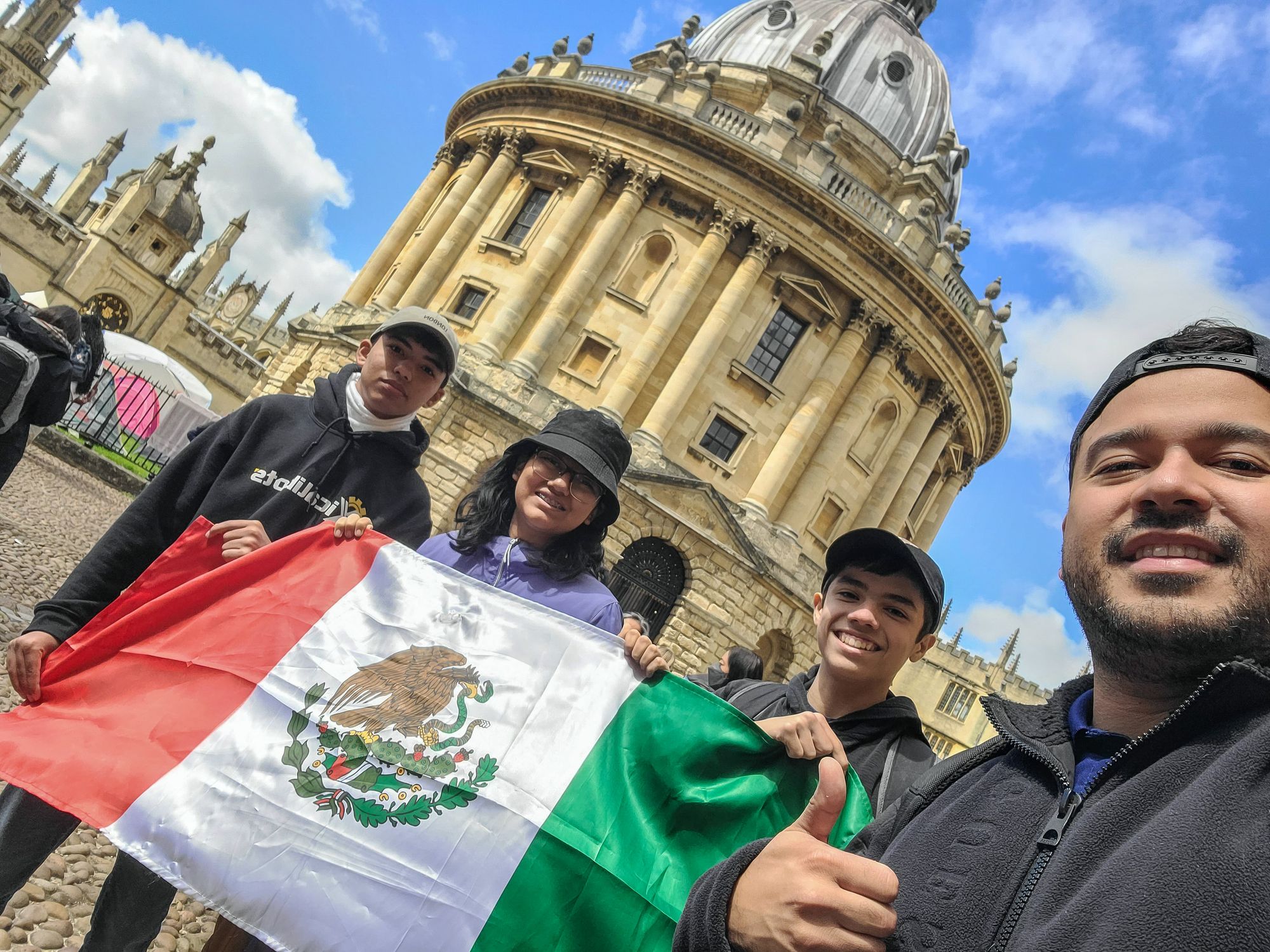 Xicalibots desde Londres en el International Greenwich Olympiad