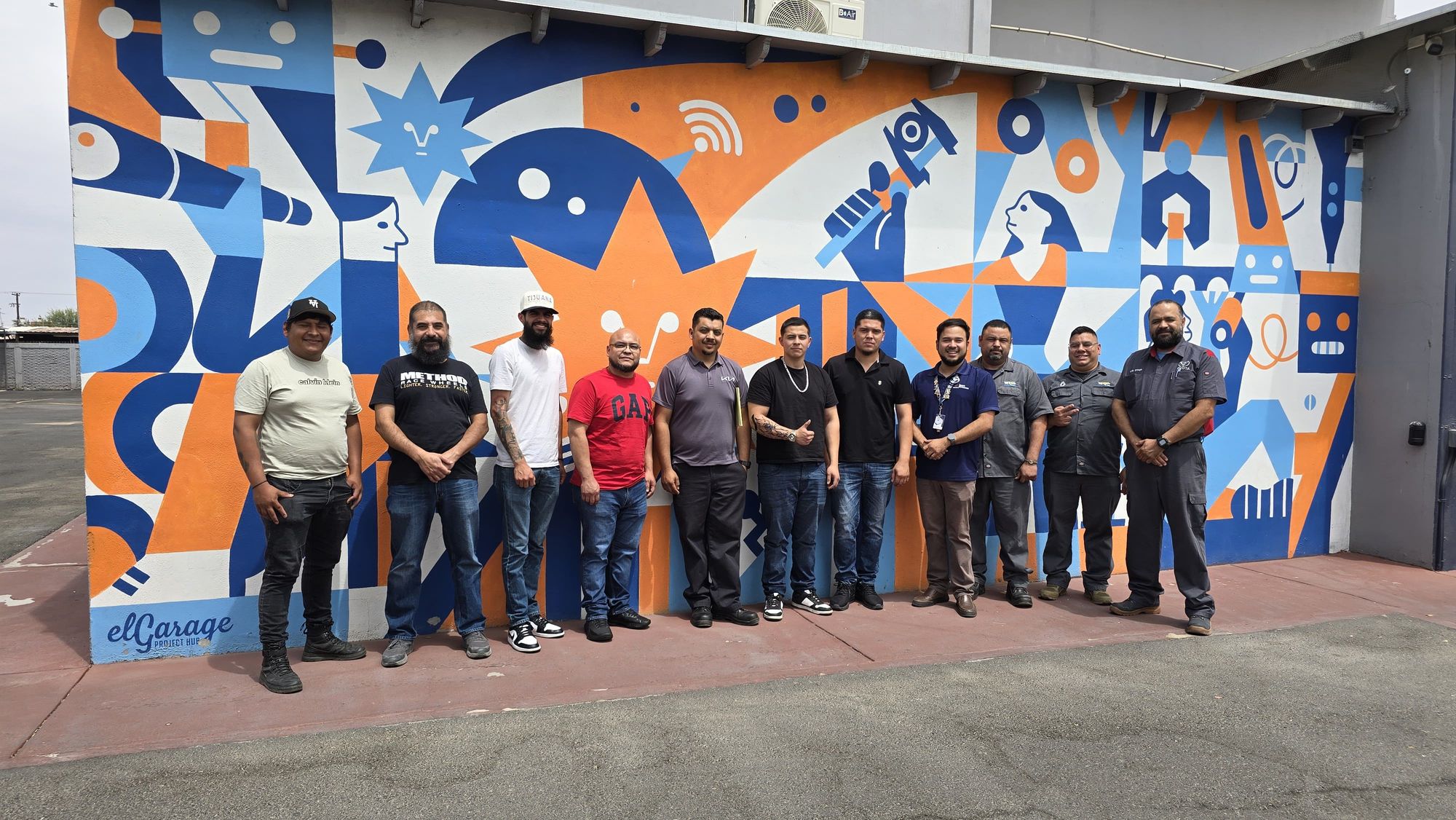 Primera capacitación en autos eléctricos a concesionarios de la región impartido por LAIIT