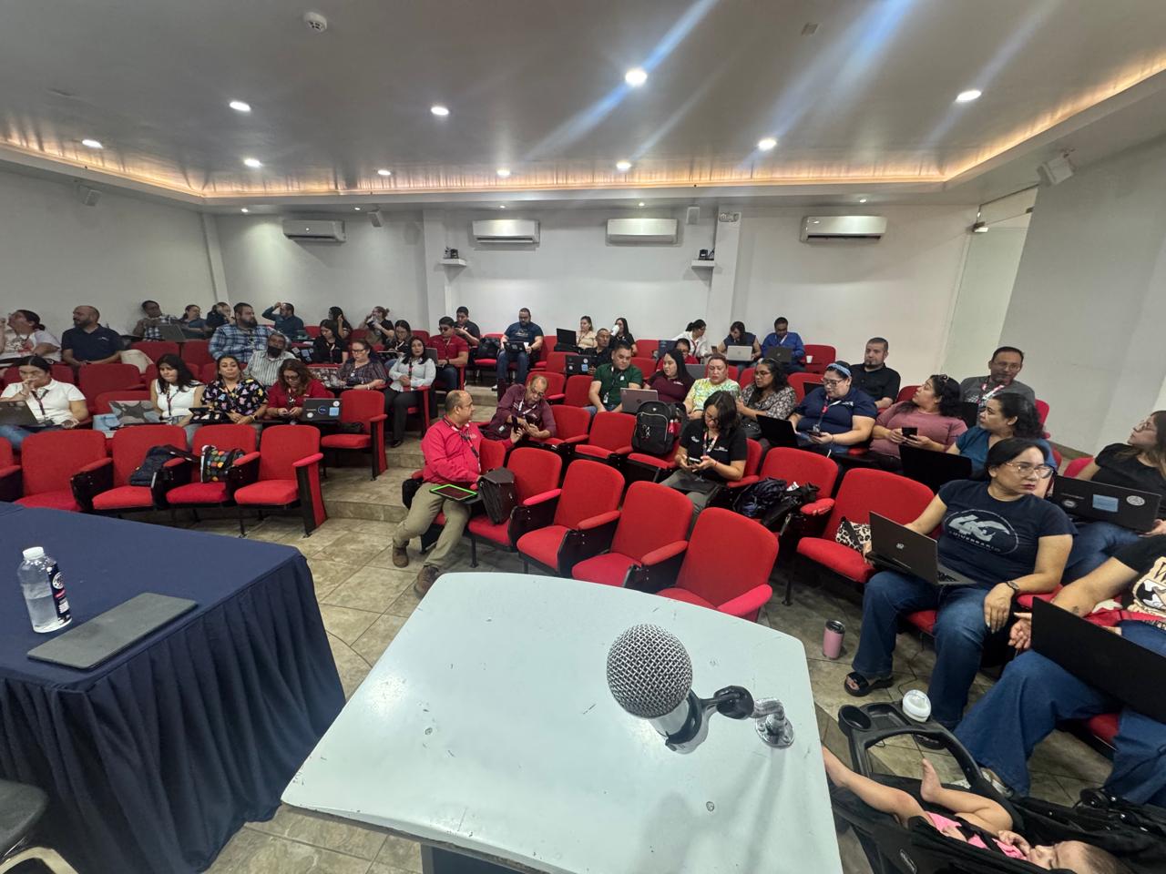 Capacitación Docente: Innovación, Tecnología y Educación en el Siglo XXI