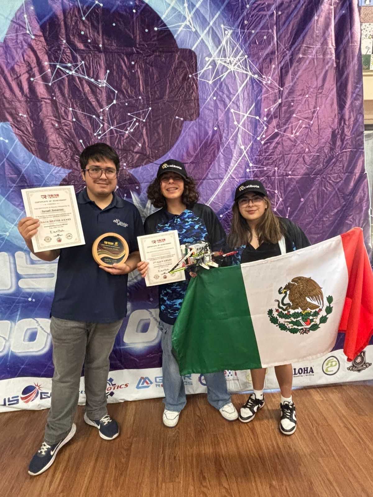 Talento y dedicación que trascienden fronteras: Alumna de Garage Robotics conquista el 3er lugar en Robo Tourney 2025