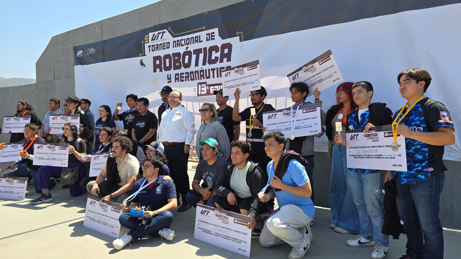 Xicalibots probando nuevos horizontes en el Torneo Nacional de de Robotica y Aeronautica UTT