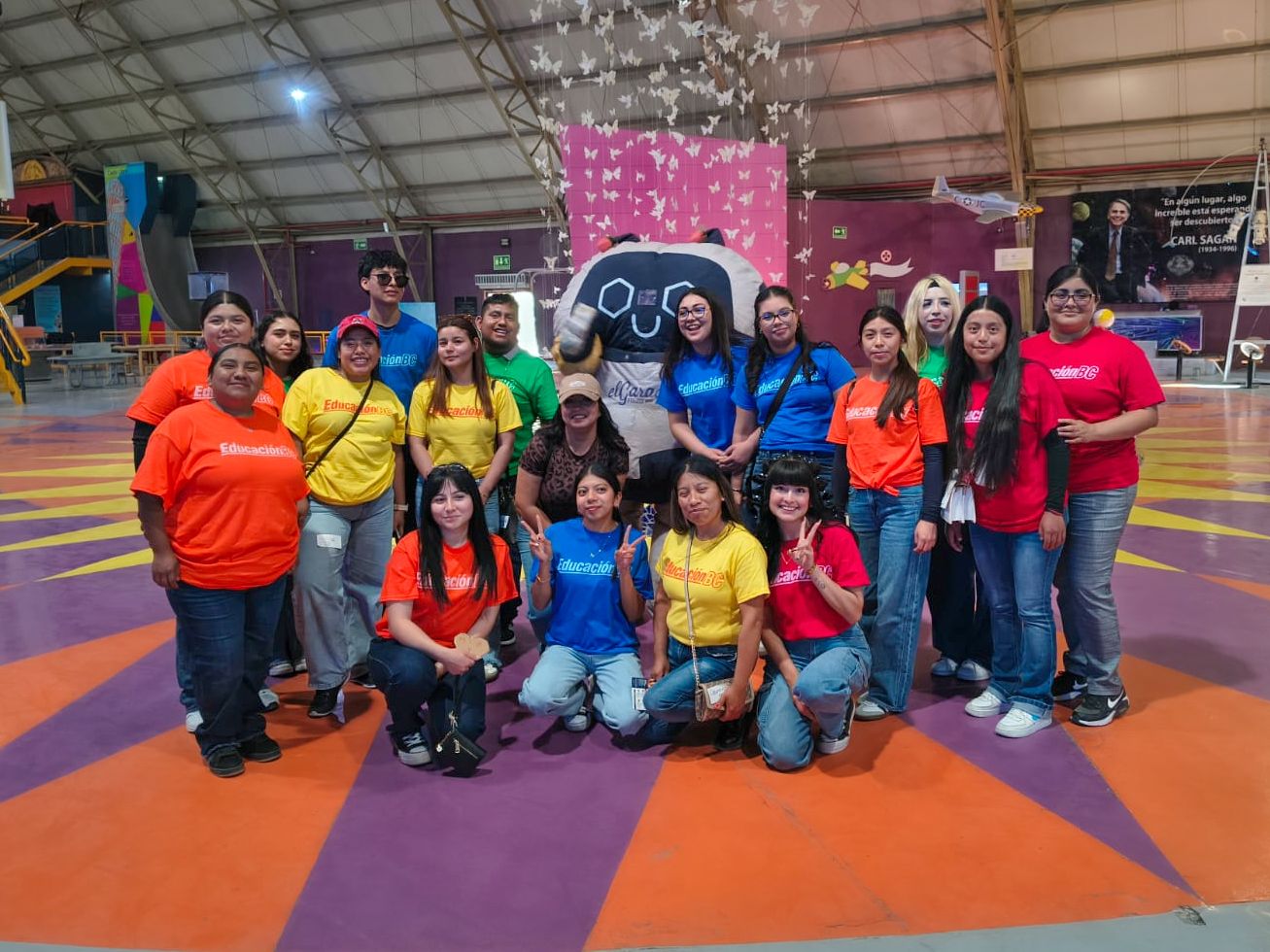 Estudiantes de Educación visitan “Hubby Visión” en Museo Sol del Niño