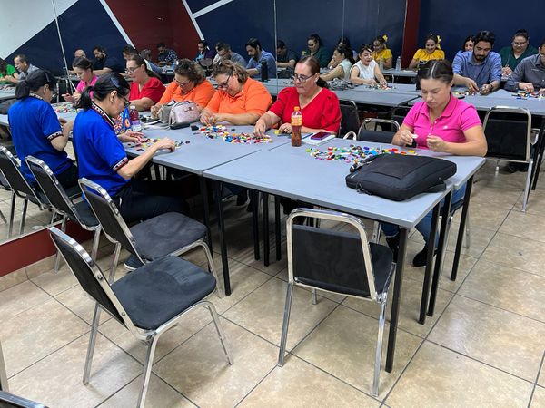 Brinda "Garage" capacitación a docentes de secundarias en temas de educación STEAM