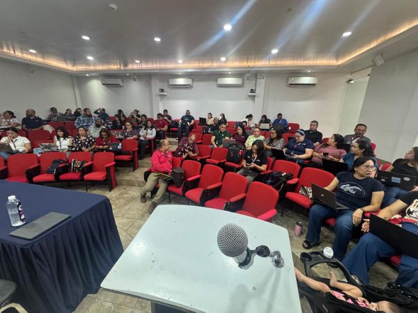 Capacitación Docente: Innovación, Tecnología y Educación en el Siglo XXI