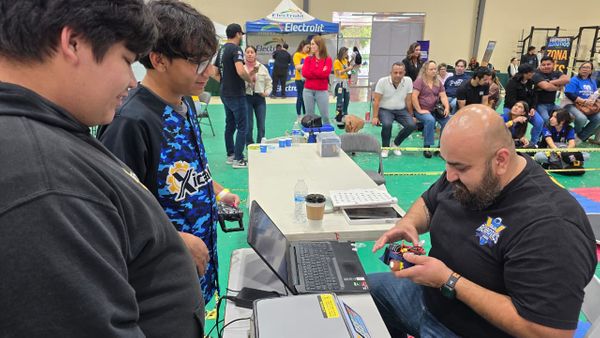 ¡Xicalibots presente en el Baja Robotics League Tijuana!
