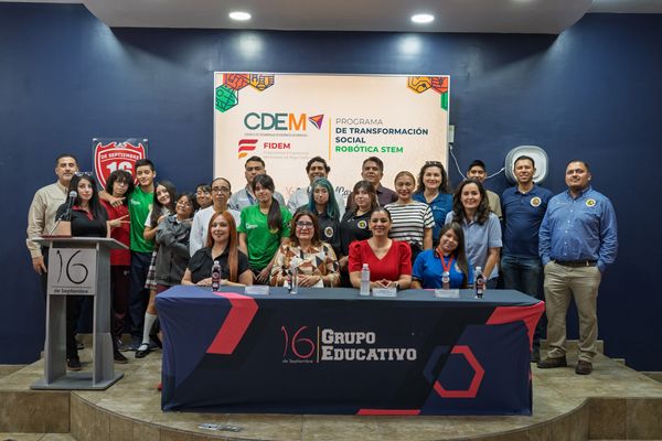 Ceremonia de resultados: Programa de Transformación Social "Robótica STEM"
