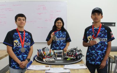 Jóvenes de Xicalibots ganan dos medallas de oro y una de plata en competencia internacional en Londres